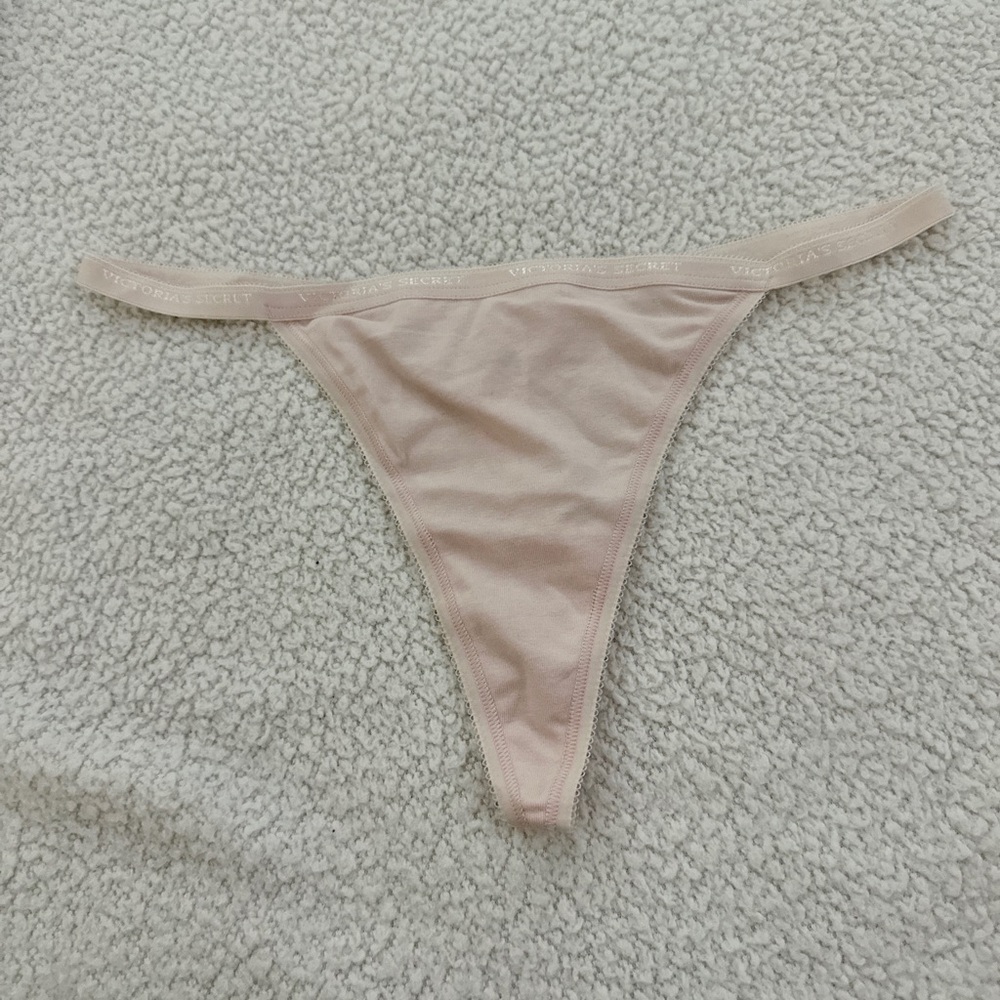 2009 Vintage Victoria's Secret Light Pink V-String Panty